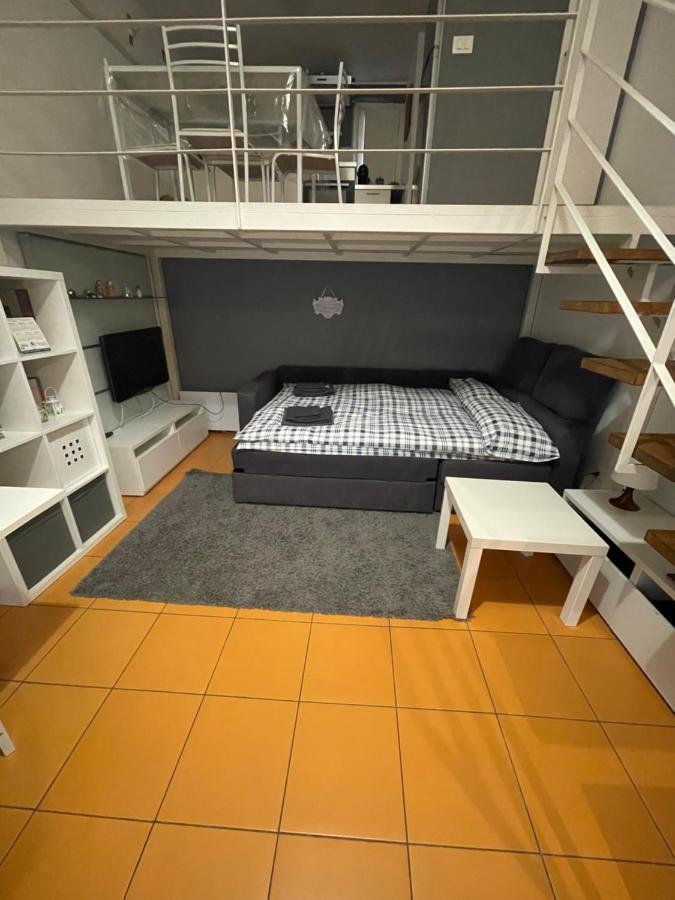 Milo-metro Loft *